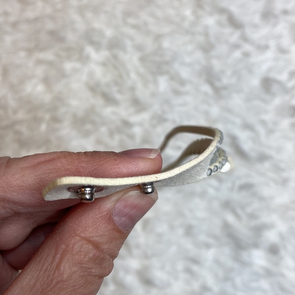 White Rhinestone Double Wrap Snap Bracelet - Picture 6 of 8